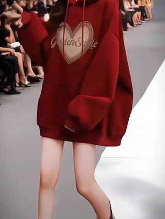 #秋冬新款连帽卫衣 #穿出自己的风格 #减龄显瘦穿搭 #美出高级感 #谁穿谁漂亮