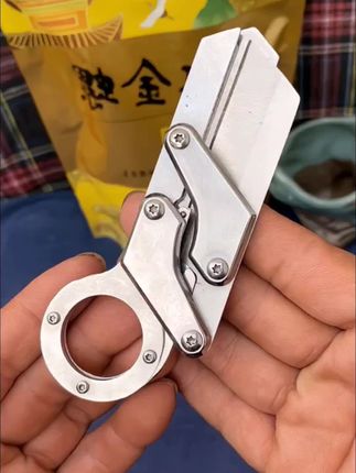 #上热门 #水果刀 #折叠小刀 #便携式迷你小刀 #口袋刀