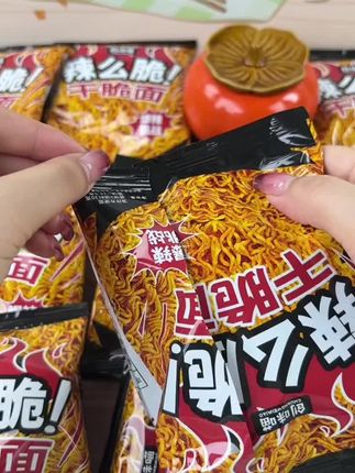 高美奇干脆面魔鬼辣味掌心脆爆辣方便面零食开袋即食买25袋送5袋#懒人必备 #零食对我下手了 #休闲零食 #方便面的神仙吃法 #高美奇干脆面