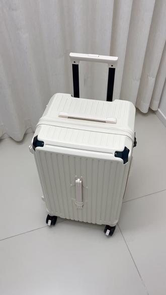 这个行李箱简直了,满足了我所有的小需求 #宅攻略行李箱 #行李箱 #行李箱测评 #行李箱推荐 #放假的大学生