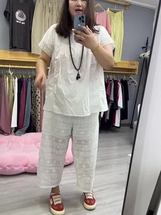 #夏季穿搭 #谁穿谁好看 #面料柔软舒适 #大码女装 衣服120-260斤可穿,推荐白色,先拍先发小棉布的特别舒服,下面可以拍,想要第一批货的手慢无。