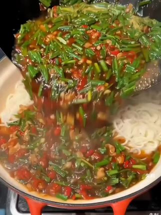 #江西米粉 不想吃饭的时候来上这江西米粉,味道还是不错的#嗦粉 #地方特色美食 #妈呀太香了吧 #好吃到停不下来