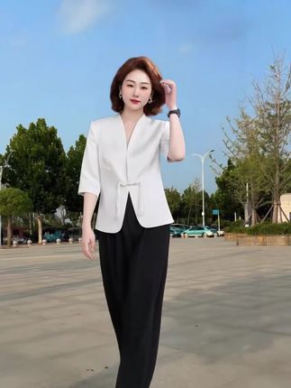 轻松穿出自由风 #毫不费力地打开初秋穿搭 #时尚妈妈装 #遮肉显瘦遮肉减龄 #大码女装 #无限回购的宝藏单品