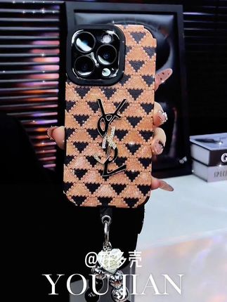 这手机壳也太‘贵气’了吧!高级感拉满,拿出门直接被问链接!#时尚手机壳 #高级感 #这也太好看了 #仙女必备 ##这个手机壳真的长在我心巴上了