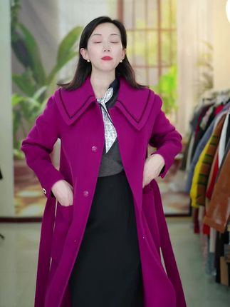 这款YM824双面羊毛大衣,经典设计,优雅大方,适合各种场合穿着。穿上它,展现您的独特魅力!