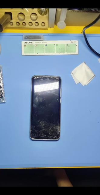 自己动手就就能学会的小技巧之更换手机配件 省钱小技巧 大家快来学呀 本期视频送拆机工具一套哦 祝大家都能变得更好!#手机拆解与维修 #手机维修案例分享 #拆后盖教程 #手机换屏