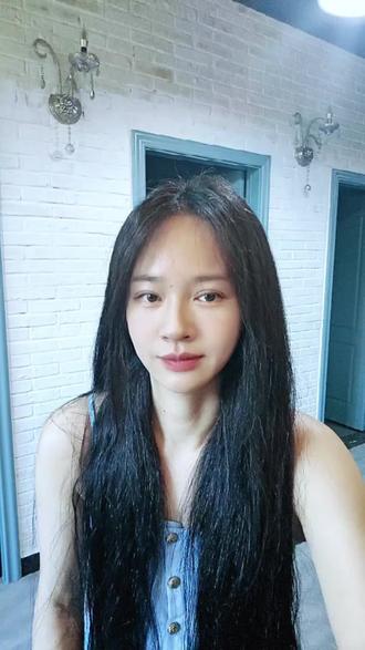 美国的无人小岛让人羡慕 想去海边玩,小姐妹给我分享她在美国的日常生活#姐妹#友谊 #海边#长直发女孩