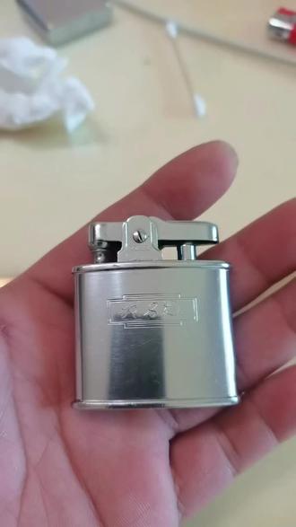 朗森打火机维修保养,老太太跳霹雳嘎嘎地#打火机 #古董火机 #男士必备 #只做高品质 #好物推荐🔥