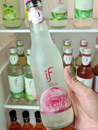 冰箱囤满if微醺果酒的快乐谁懂啊!添加剂NFC 果汁的果酒,开瓶就是浓郁果香,入口清甜爽口,好喝到我的心巴上了!关键只有3.2度,小趴菜也能驾驭,颜值也在线,和姐妹聚会微醺,拍照都很出片!#微醺时刻 #仙女都在喝什么 #微醺小甜酒 #好喝不贵