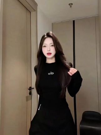 美式辣妹分割线设计刺绣正肩圆领长袖女 修身百搭显身材打底上衣#辣妹穿搭 #圆领t恤 #长袖t恤 #打底衫 #面料柔软舒适