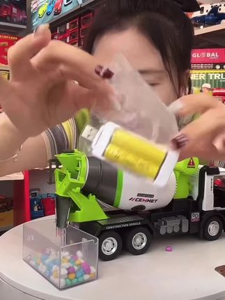 #上热门 大号合金电动搅拌车玩具工程车水泥罐车混凝土车玩具车男孩早教#儿童玩具 #玩具车 #汽车模型 #小比例车模 @DOU+上热门