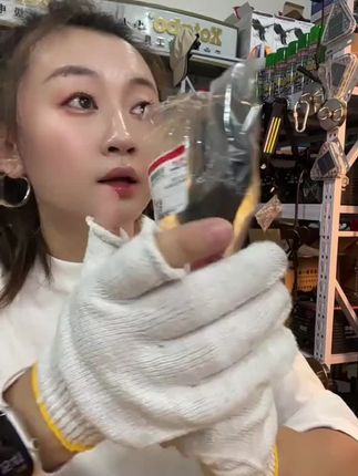 德力西工业级#老虎钳 省力#钢丝钳 不崩口也不卷刃 刀口光滑无毛刺 铁钉 钢钉 钢丝绳 不锈钢挂钩 铁链 小锁 都可轻松剪切#高性能实用工具 #实用工具 #高效率五金工具