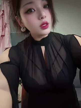 #黑色高级感穿搭