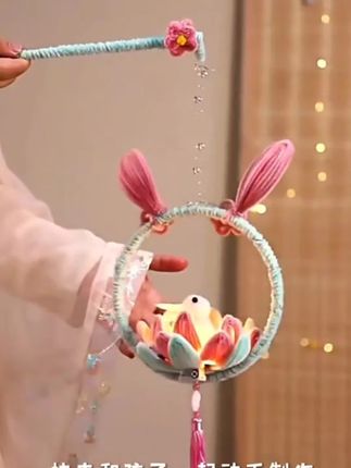 #中秋节手工灯笼 #中秋节兔子灯 #中秋节荷花灯 #扭扭棒手工 #扭扭棒荷花灯