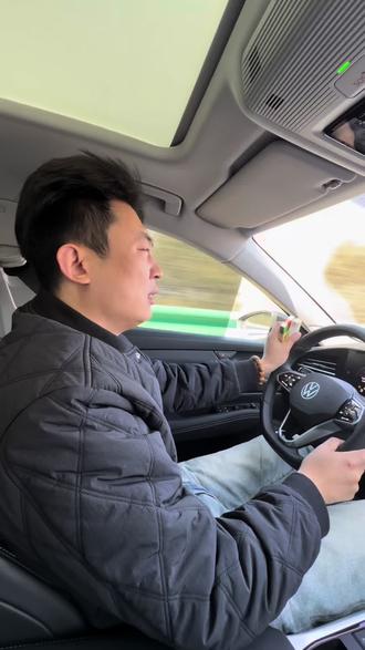 这才是真正的飞驰人生#飞驰人生 #返程路上 #返程高峰 #介绍一下我老公