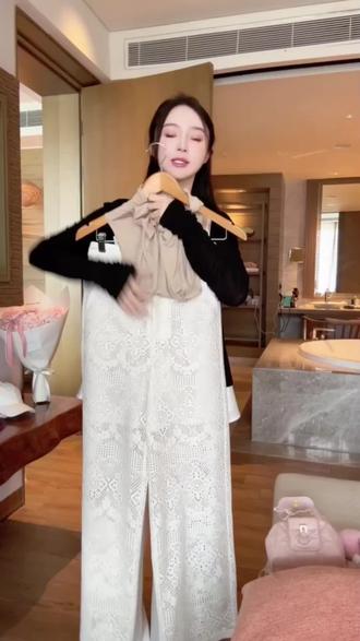 #开春穿搭思路 显高显瘦显腿长的衣裤搭配公式 蕾丝镂空钩花直筒裤#风格由心舒适由你 #女神穿搭 #品味穿搭#直筒裤