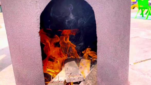 【 小叮当幼儿园🌼 】
民俗润童心,二月二龙抬头炒糖豆🫘
幼儿园里的烟🔥火气
让我们一起体验传统手艺,收获满满快乐的幸福🥰