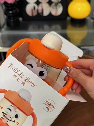 宝宝一岁后,别给他用重力球的了!都去用直饮吸管杯~你会发现喝的又快又多!#奶瓶 #牛奶杯 #直饮杯 #吸管杯