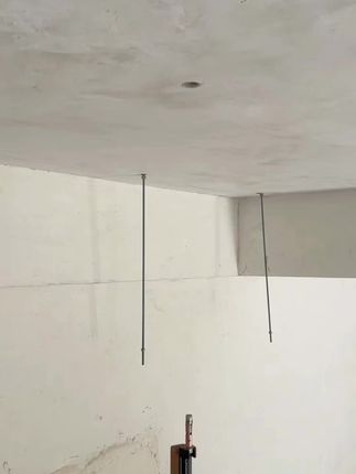 这个发明真好,有了这个吊筋拉爆套筒,站在地上就可以上吊筋#方便又实用 #木工好帮手 #吊筋吊顶 #拉爆套筒 #木工吊顶