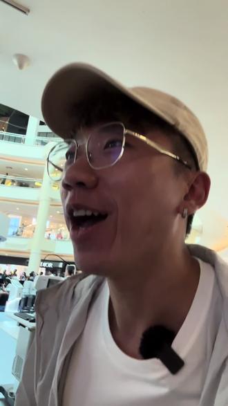 AI已经开始普及应用在健康方面啦
除了complete的眼睛健康检查 还能通过眼球检测身体状况
这里的检测都是🆓的
有去到midvalley的朋友们别错过啦
活动到 10月16号(星期日)结束
趁着这个世界视觉日活动好好照顾自己疲劳的👀
#马来西亚 #midvalley #眼睛检查 #ai人工智能 #ai智能