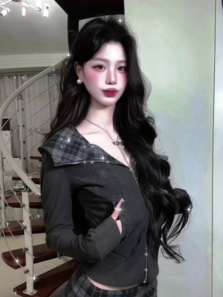 WRXS美式格纹两件套,女生百搭时尚之选! #美式两件套 #微喇裤潮流 #宽松百搭装 #连帽卫衣搭配 #女生百搭套装