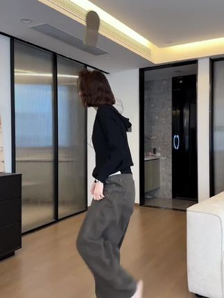 2025年秋季新款高腰弯刀裤直筒牛仔裤胖MM大码宽松显瘦窄版阔腿裤#时尚大方#时尚潮流#时尚百搭#时尚休闲#时尚女装