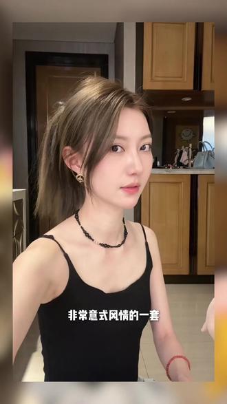 非常意式风情的一套黑金饰品,怎么搭配都很好看!#项链 #锁骨链 #穿搭 #戴出了高级感 #耳饰