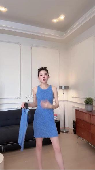 蓝色针织小吊带上衣女夏外穿甜酷辣妹纯欲修身小个子百搭洋气短裙#上衣 #吊带 #短裙 #连衣裙 #针织衫