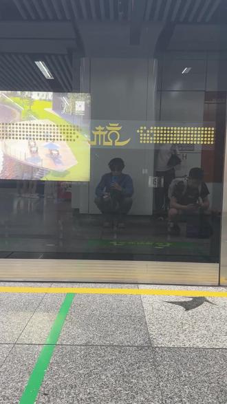 怎么样才能在杭州吃饱饭#忧郁的流浪汉