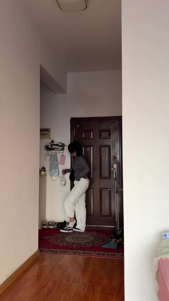一个人独居武汉,这样的生活不好吗? 离婚后在武汉独居,日子自己舒心就够了#离婚后的生活 #一个人生活 #武汉生活 #独处日常