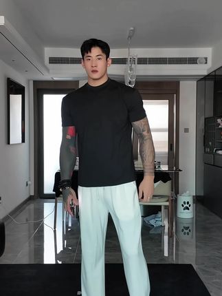 夏季男友力爆棚的口粮短袖 #基础款 #极简穿搭 #夏天穿搭 #男友穿搭