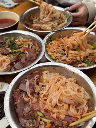 #地方特色美食 #嗦粉 #好吃到停不下来 #贵州米粉