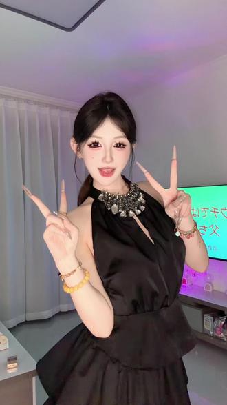 今天又对谁摇尾巴了我的小狗