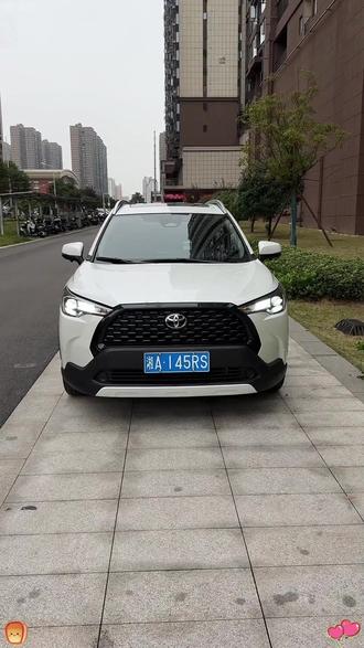 丰田车大白天的大灯就会自动亮起,是因为出厂用了黑色感应盖,自动大灯感应太灵敏了,只需换上这个升级款的白色感应盖就可以轻松解决 #汽车好物推荐 #丰田 #大灯感应盖 #汽车好物