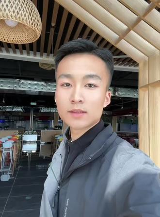 济南新城实验高级中学餐厅第一视角 要中考的考生可以重点看一下 私信我可以参观学校哦🤝#济南新城实验高级中学 #校园餐厅 #一镜到底 #校园vlog