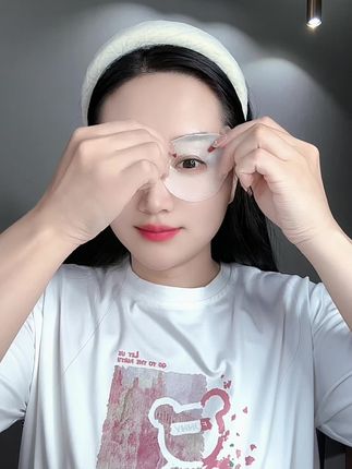 女人到了三十岁,眼部保养真的很重要!眼角出现干纹细纹,上妆卡粉,眼部护理一定要趁早,这款蜗牛眼膜贴真心推荐,好吸收不油腻#眼膜贴#滋润保湿 #眼部保养#眼膜贴推荐