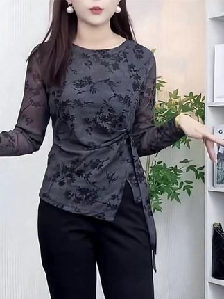 穿出高级感!新款网纱上衣,轻松显瘦还包退! 姐妹们!这款衣服真的太好穿了!!关键现在有运费险,拍下试穿不合适还可以退哦~#显瘦穿搭#显瘦遮肉#高级感穿搭#穿出高级感#早秋显身材平价上衣合集