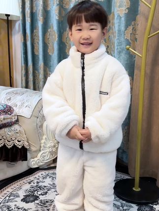 孩子穿上就舍不得脱下来的双面绒儿童套装,穿上真的太暖和了#双面绒套装 #儿童加绒套装 #儿童保暖内衣套装 #儿童家居服 #儿童睡衣家居服