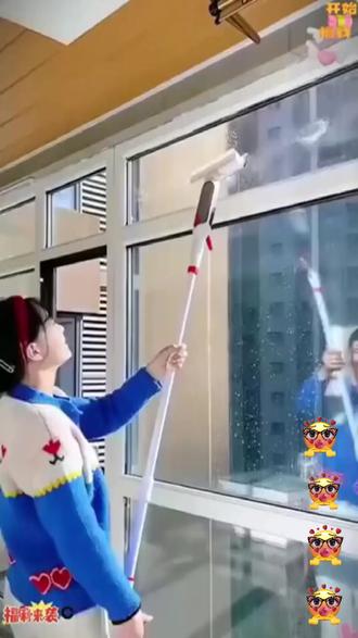 鑫昌泰多功能玻璃擦窗神器三合一擦窗神器多功能免拆纱窗清洁刮 高层窗户难擦都知道,外窗够不到还擦不了,这个擦窗器太省事了!擦刮一体 #一面擦两面干净的玻璃神器 #擦玻璃神器 #去惊喜夜见爱播