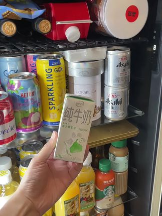 好喝不贵的伊利牛奶,宝子们赶紧冲!#好喝不贵 #纯牛奶 #伊利牛奶 #牛奶推荐 #牛奶