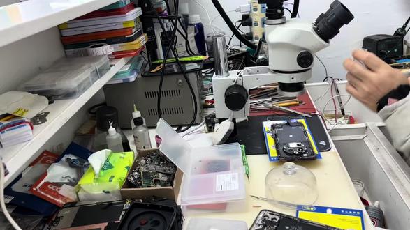 #轻能猿象山南路413号思远手机快修#realme GT5pro 充不进电,检修充电电路。