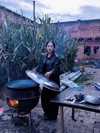 最酷的女人,上得厅堂下得厨房,能吃苦能享受,能做空调房,脾气不好性子傲,吊儿郎当又爱笑,闲时做个精致女人,工作中做个独立女人🤣🤣