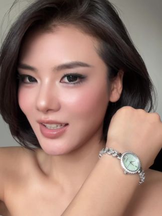 世界上没有拜金女 所有女人都很贵 所以在你承受范围内里选择一个然后闭嘴