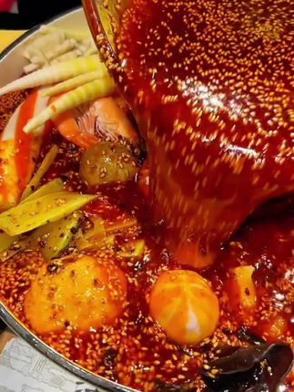 #钵钵鸡 #一元一串钵钵鸡 #地方特色美食 #太好吃了 #美食