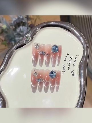 【海盐蓝】纯手工穿戴甲,春夏季显白爆闪超美! #爆闪猫眼甲 #春夏季美甲 #海盐蓝穿戴甲 #显白穿戴甲 #纯手工美甲