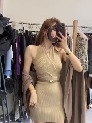 这也太好看了吧!#实体店女装 #高级感穿搭