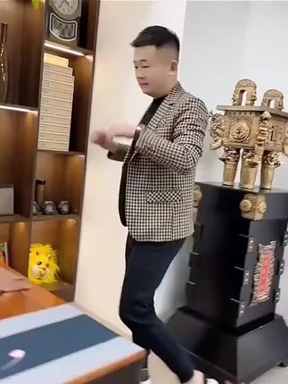 2025春秋新款休闲帅气格子小西服外套男士英伦修身显瘦百搭上衣男