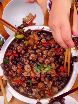 精选干货,干香菇,无根无砂泡发之后可爆炒,煲汤,炖肉,味道鲜...
