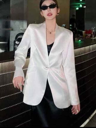 #高档西服 #三醋酸 #高级感穿搭 #空调衫 #薄款西服