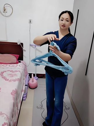 居家实用的#防滑无痕衣架 来了#高品质家用晾衣架#防滑耐磨使用方便#好用不贵经济实惠#家庭必备